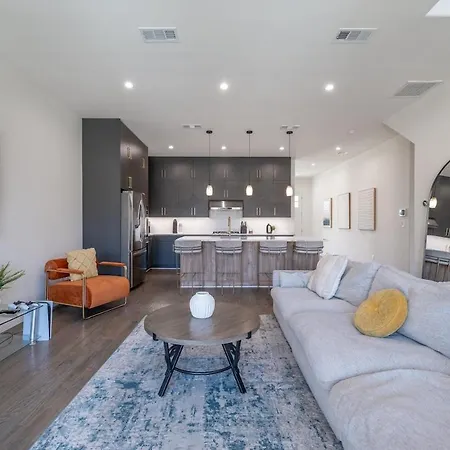 Pool 4 Bedroom Luxury Home In The Heart Of Dallas